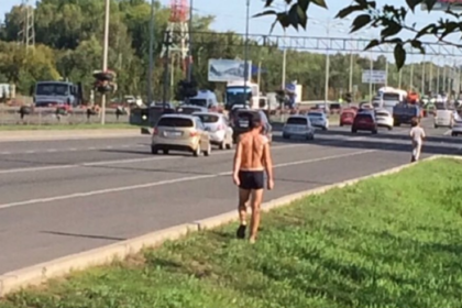 Прыгнувший в Москву-реку россиянин сбежал из больницы в одних трусах