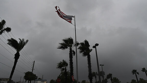 <br />
Ураган «Лоренцо» в Атлантическом океане достиг третьей категории<br />
