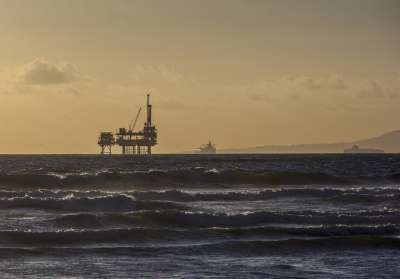 Норвегия намерена продолжать добычу нефти в Арктике, несмотря на критику экологов